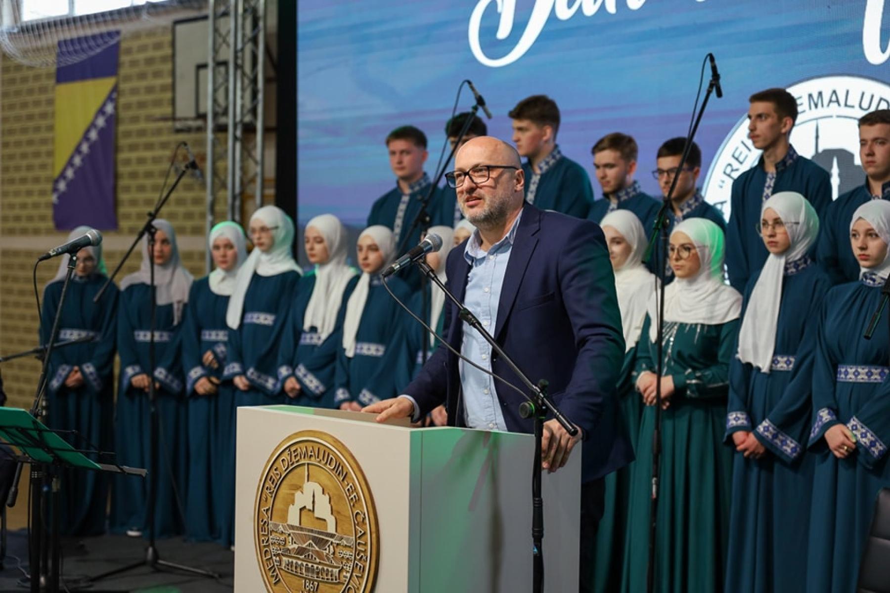 Dan škole u cazinskoj Medresi obilježen uz prisustvo kantonalnog rukovodstva