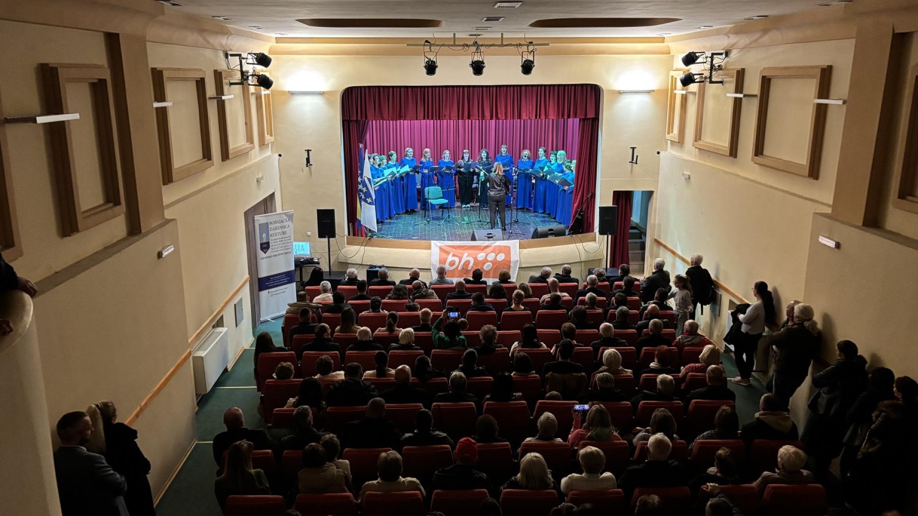 (FOTO+VIDEO) Bajramski program okupio kulturne radnike iz Bihaća i Livna, najavljena jača saradnja