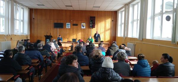 Merhamet i Općina Bosanski Petrovac podjelili 100 paketa socijalno ugroženim građanima