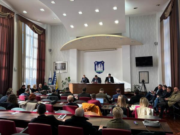 Aktuelni sat: Bihaćki vijećnici o psima lutalicama, subvencijama za vrtiće i rodnoj zastupljenosti