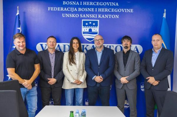 Premijer Hušić i župan Bilaver otvorit će Unsku regatu u Donjoj Suvaji
