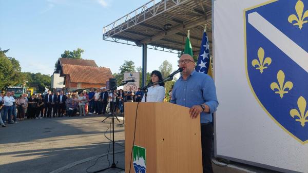 Manifestacijom 'Pečat slobodi' obilježen Dan grada Cazina