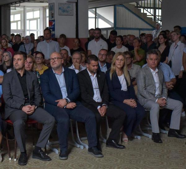 Hušić u Sanskom Mostu: Trajni pomen na žrtve zločina naša je obaveza
