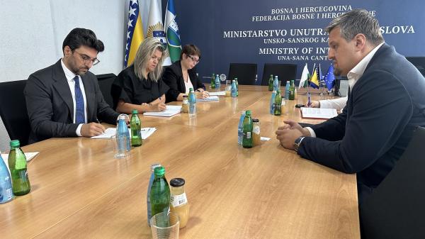 Zamjenik šefa OSCE-a posjetio MUP USK: Fokus na zakonodavne inicijative i jačanje sigurnosti