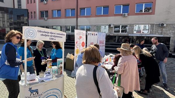 Građani Bihaća zastali na Trgu i provjerili zdravlje: Besplatni pregledi povodom Svjetskog dana zdravlja